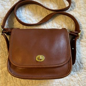 Vintage Coach British Tan Legacy Small Flap 9965